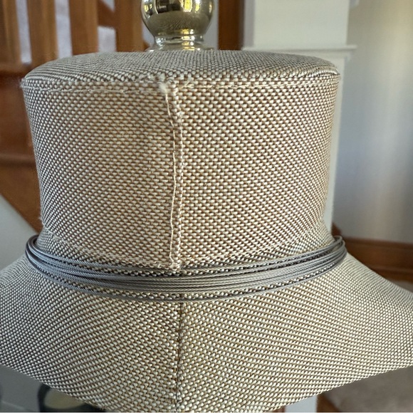 Sterling Silver-Style Wire Necklace Crystal Accents. Magnetic Closure. Scottish - Picture 4 of 6